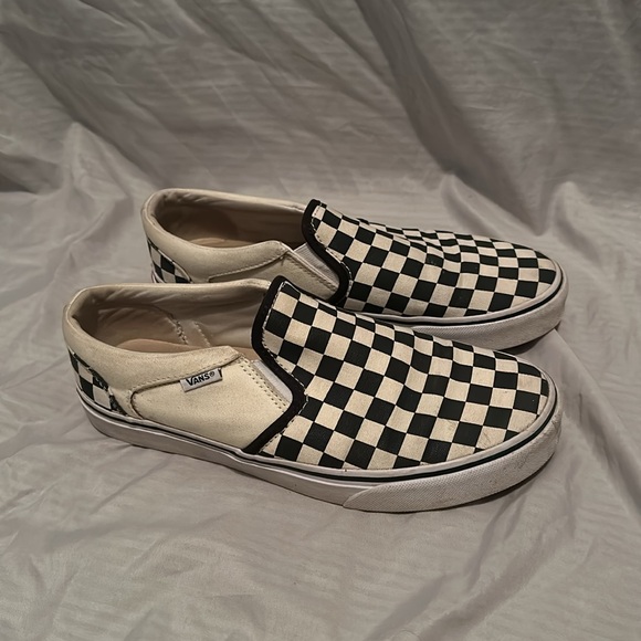 B&W Checkered slip-on Vans shoes size 10 women/8.5 mens skater shoes - Picture 6 of 8